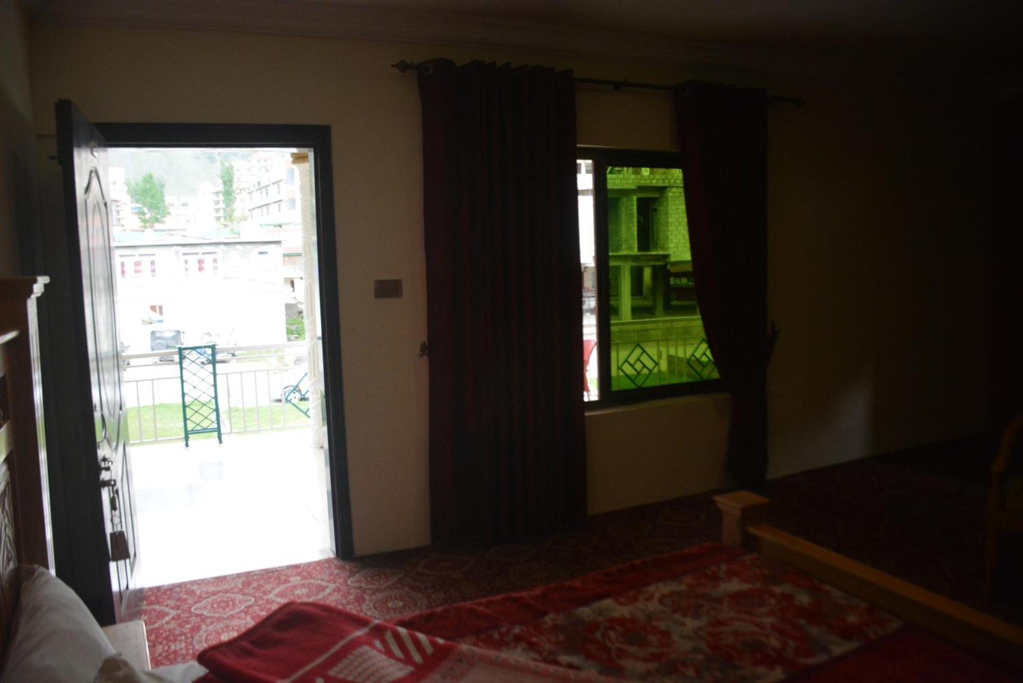 Hotel Pine Hills, Naran Exterior foto