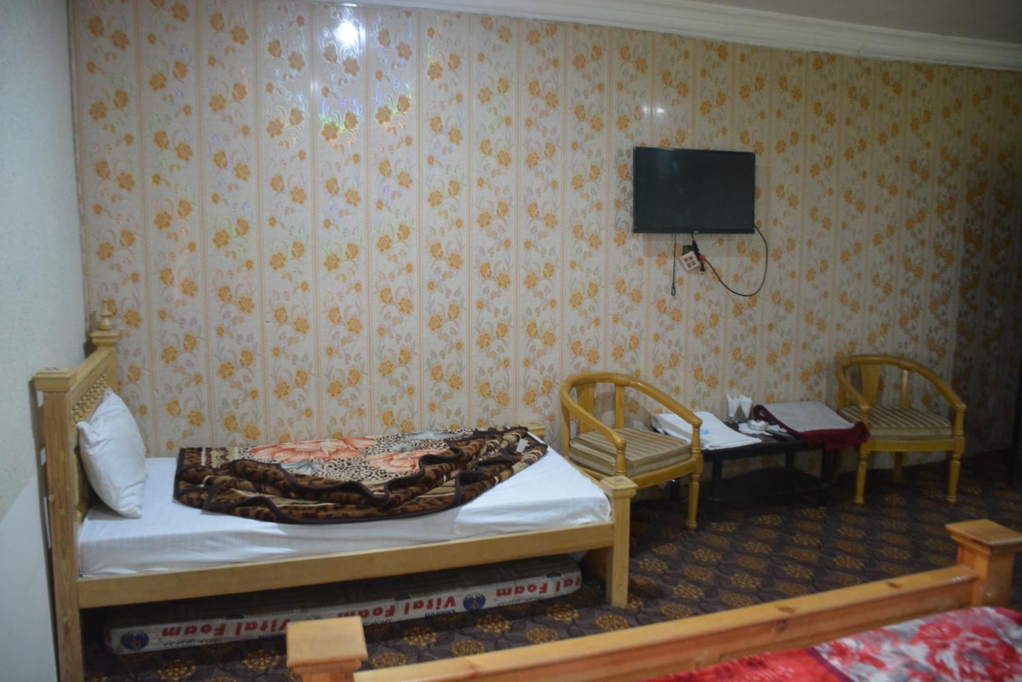 Hotel Pine Hills, Naran Exterior foto