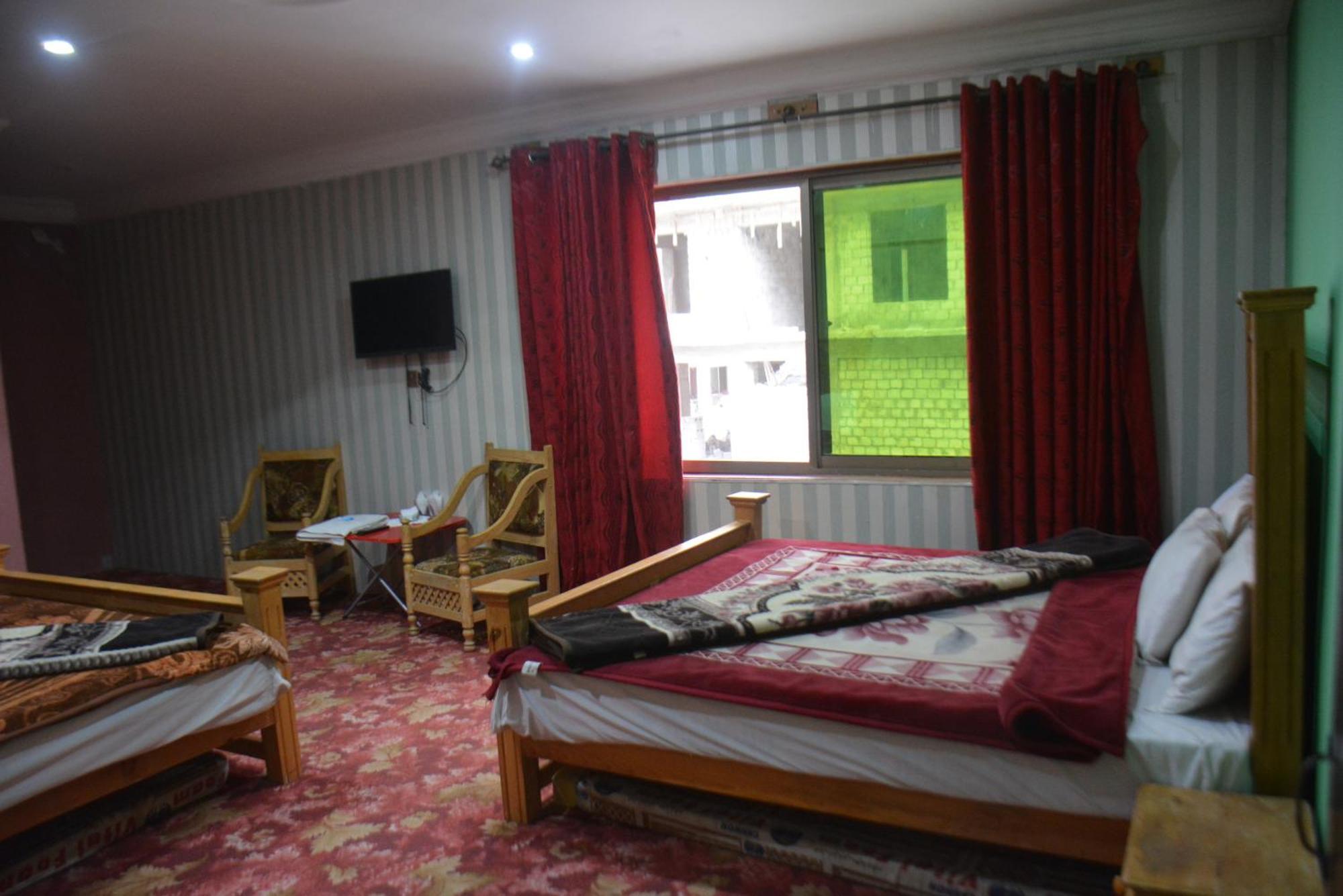 Hotel Pine Hills, Naran Exterior foto
